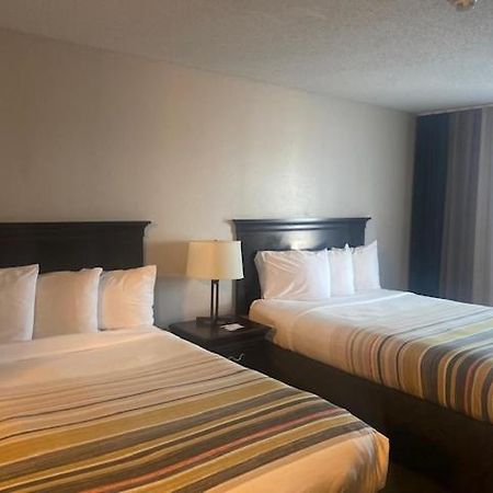 Country Inn & Suites By Radisson, Kansas City At Village West, Ks Bonner Springs ภายนอก รูปภาพ