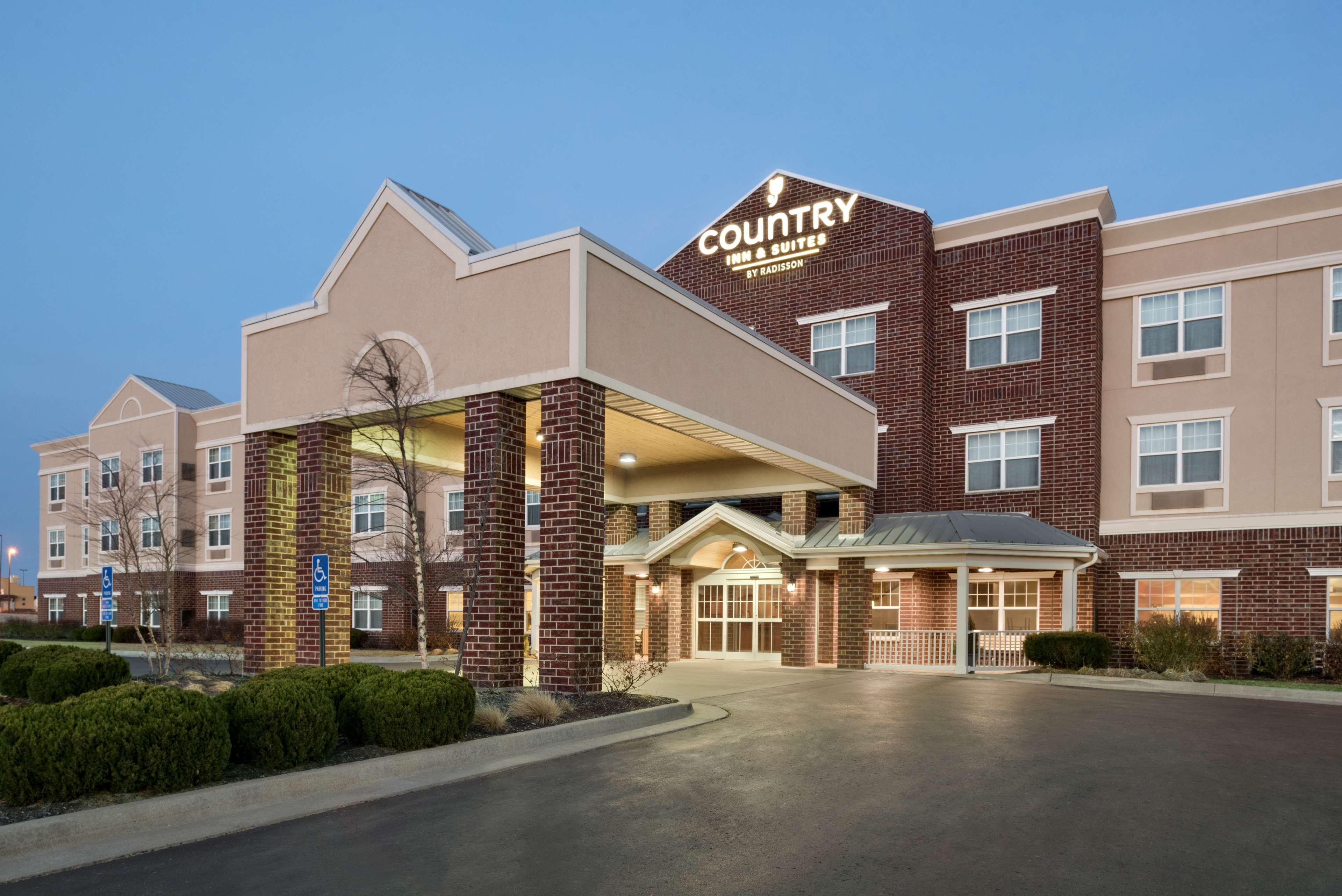 Country Inn & Suites By Radisson, Kansas City At Village West, Ks Bonner Springs ภายนอก รูปภาพ